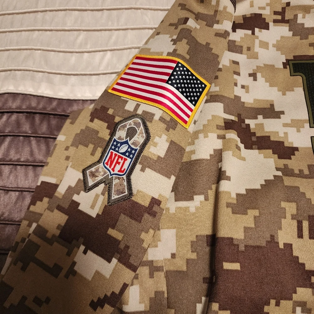 Limited edition Giants Camo hood. - Picture 2 of 7